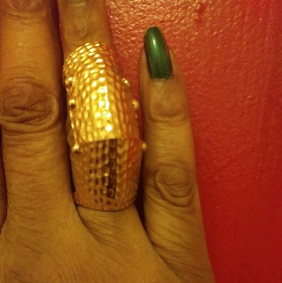 Cool Gold Tone Knuckle Ring🌷 - Picture 1 of 5